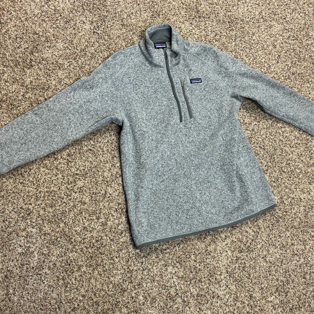 Patagonia Men’s Light Gray Half-Zip Fleece Pullover